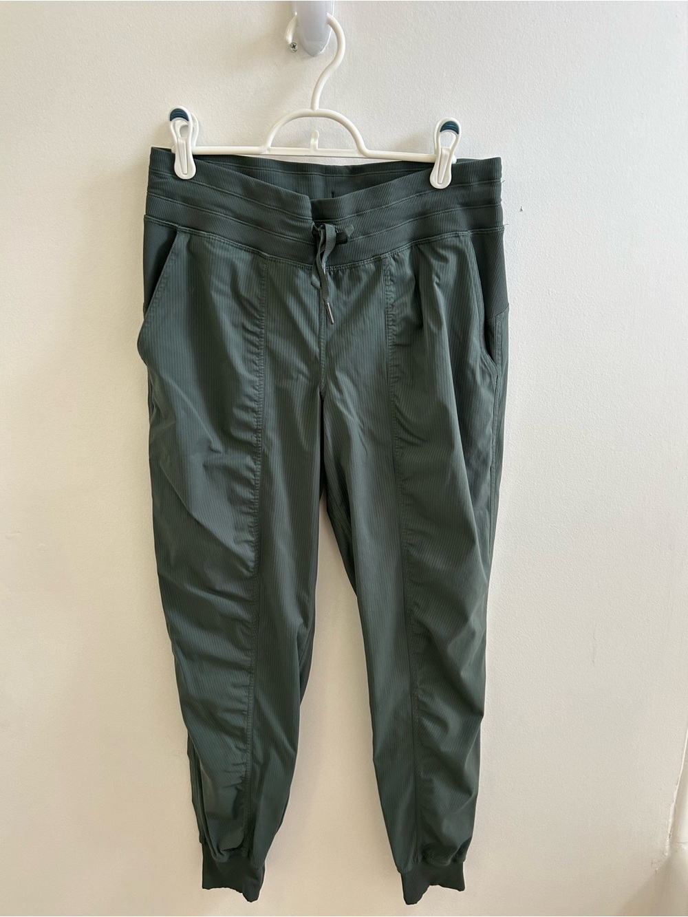 lululemon athletica 🍋 Dance Studio Mid-rise Jogger in dark forest - Picture 4 of 8